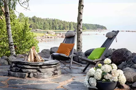 Luonnonkivinuotio Sisu + 5m2 Oriveden Sisu musta 3-5 cm pihaliuskekivet - Nuotiopaikka - 2611 - 2